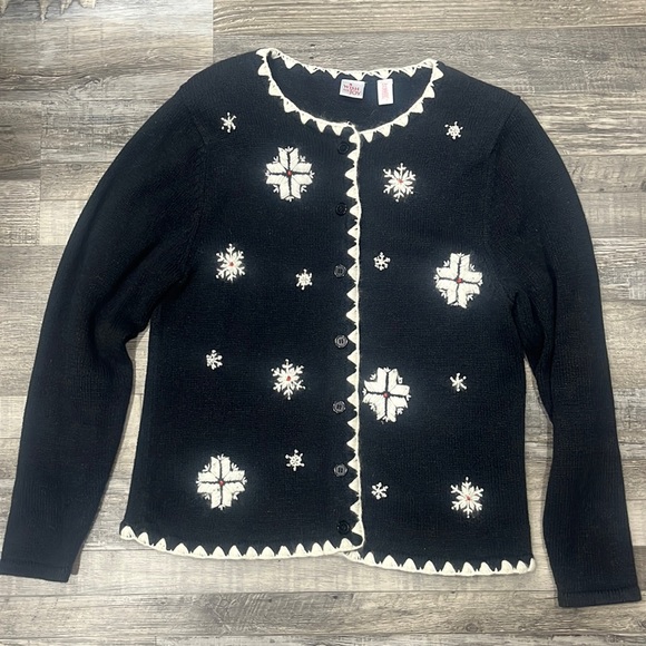 Vintage Snowflake Christmas Sweater - Picture 1 of 4